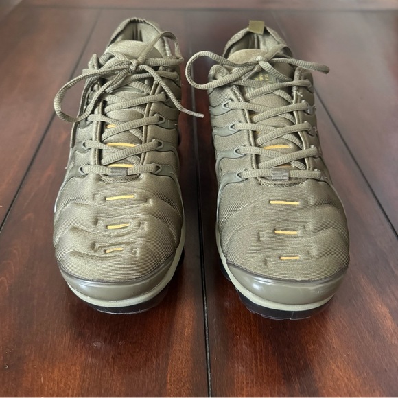 Nike Air VaporMax Plus Sneakers Menโs Moss Green 10 - Picture 4 of 11